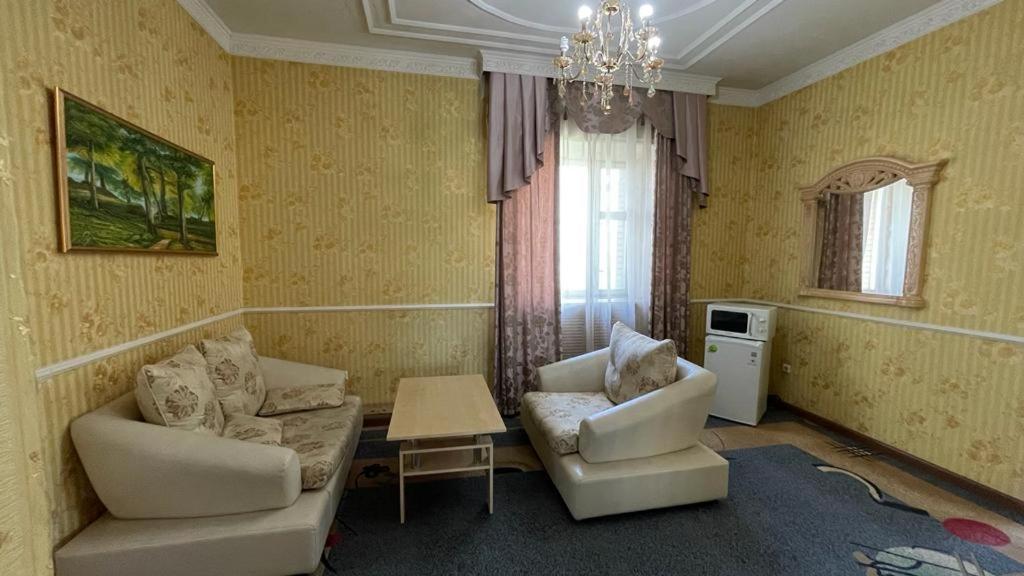 ホテル Rosa Roze Luxe House Karagandy エクステリア 写真